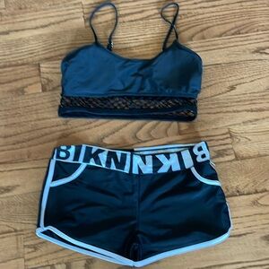 Womens 2 piece swimsuit size medium black/white new never worn